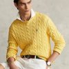 Keltaiset miesten Ralph Lauren kaapelineulotut puuvillaiset neulepuserot Keltaiset miesten Ralph Lauren kaapelineulotut puuvillaiset neulepuserot
