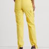 Keltaiset naisten Ralph Lauren höyhenpainoiset Twill Cargo -nilkkahousut Keltaiset naisten Ralph Lauren höyhenpainoiset Twill Cargo -nilkkahousut