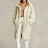 Kermanväriset naisten Ralph Lauren -ylikokoiset käännettävät shearling-takit