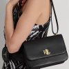 Mustat naisten Ralph Lauren nahkaiset keskikokoiset olkalaukut Mustat naisten Ralph Lauren nahkaiset keskikokoiset olkalaukut