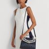 Naisten laivastonhousut Ralph Lauren Nappan nahkaiset keskikokoiset Farrah-laukut Naisten laivastonhousut Ralph Lauren Nappan nahkaiset keskikokoiset Farrah-laukut