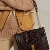 Naisten suklaa Ralph Lauren Polo ID Croc-kuvioitu kirjekuoriketju käsilaukku Naisten suklaa Ralph Lauren Polo ID Croc-kuvioitu kirjekuoriketju käsilaukku