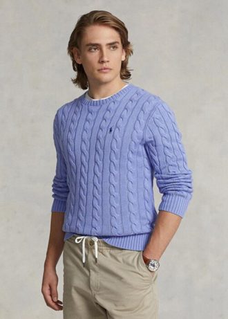 Purppuraiset miesten Ralph Lauren kaapelineulotut puuvillaiset neulepuserot Purppuraiset miesten Ralph Lauren kaapelineulotut puuvillaiset neulepuserot