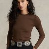 Ruskeat naisten Ralph Lauren -resorit mokkanahalla ja pitkähihaiset T-paidat Ruskeat naisten Ralph Lauren -resorit mokkanahalla ja pitkähihaiset T-paidat