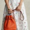 Sunset Orange naisten Ralph Lauren nahkaiset keskikokoiset Bellport Bucket Laukut Sunset Orange naisten Ralph Lauren nahkaiset keskikokoiset Bellport Bucket Laukut